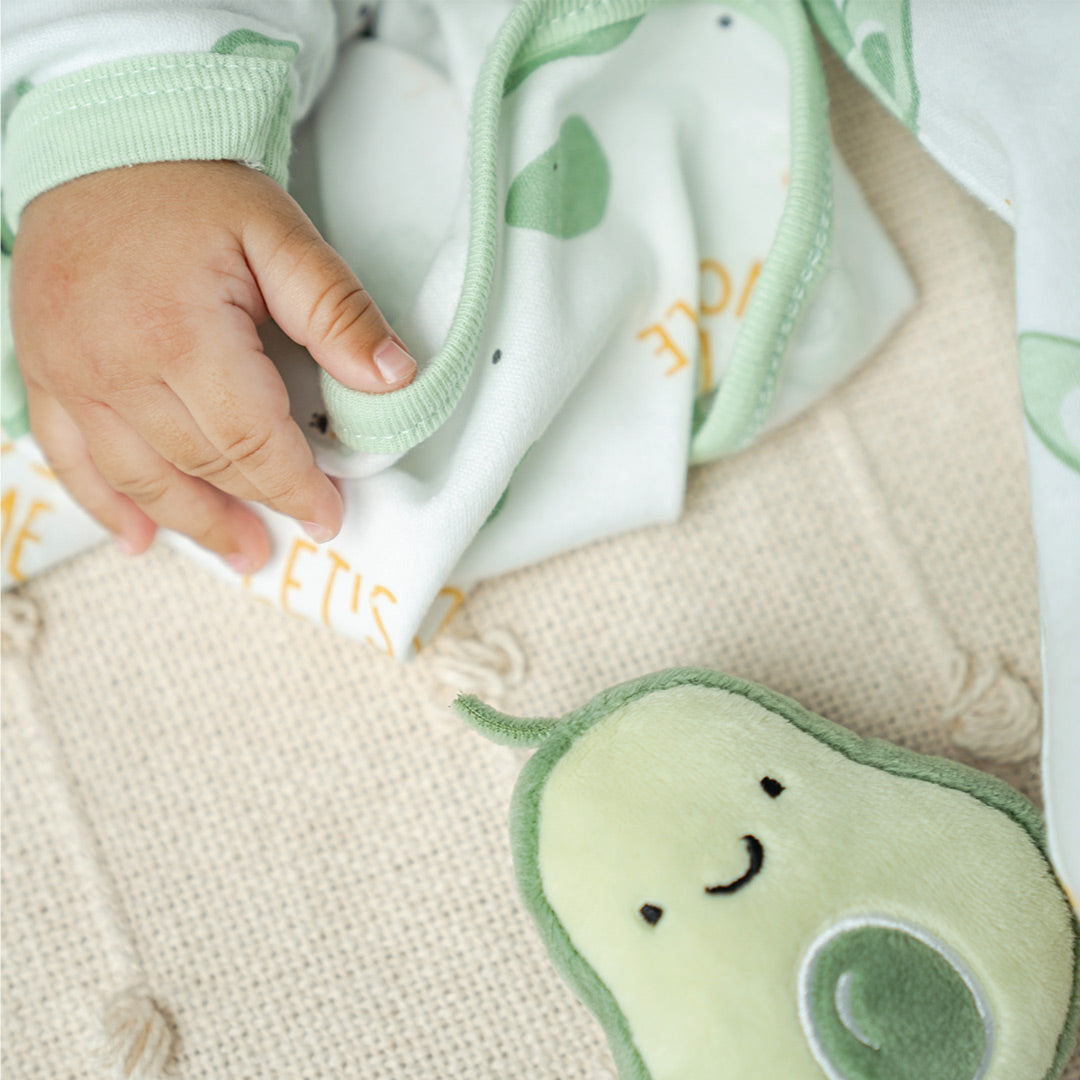 Avocuddles - 7 Piece Gift Kit for Preemie babies to 3 months